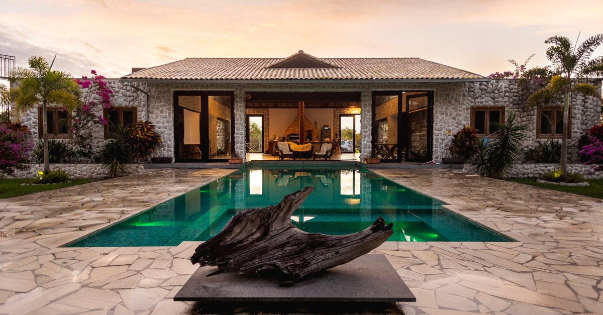Sale & Purchase of Villas & Farm Houses