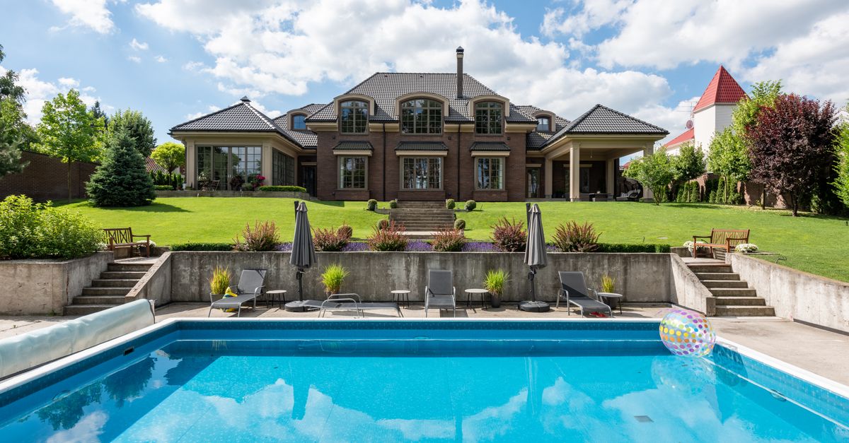 Sale & Purchase of Villas & Farm Houses